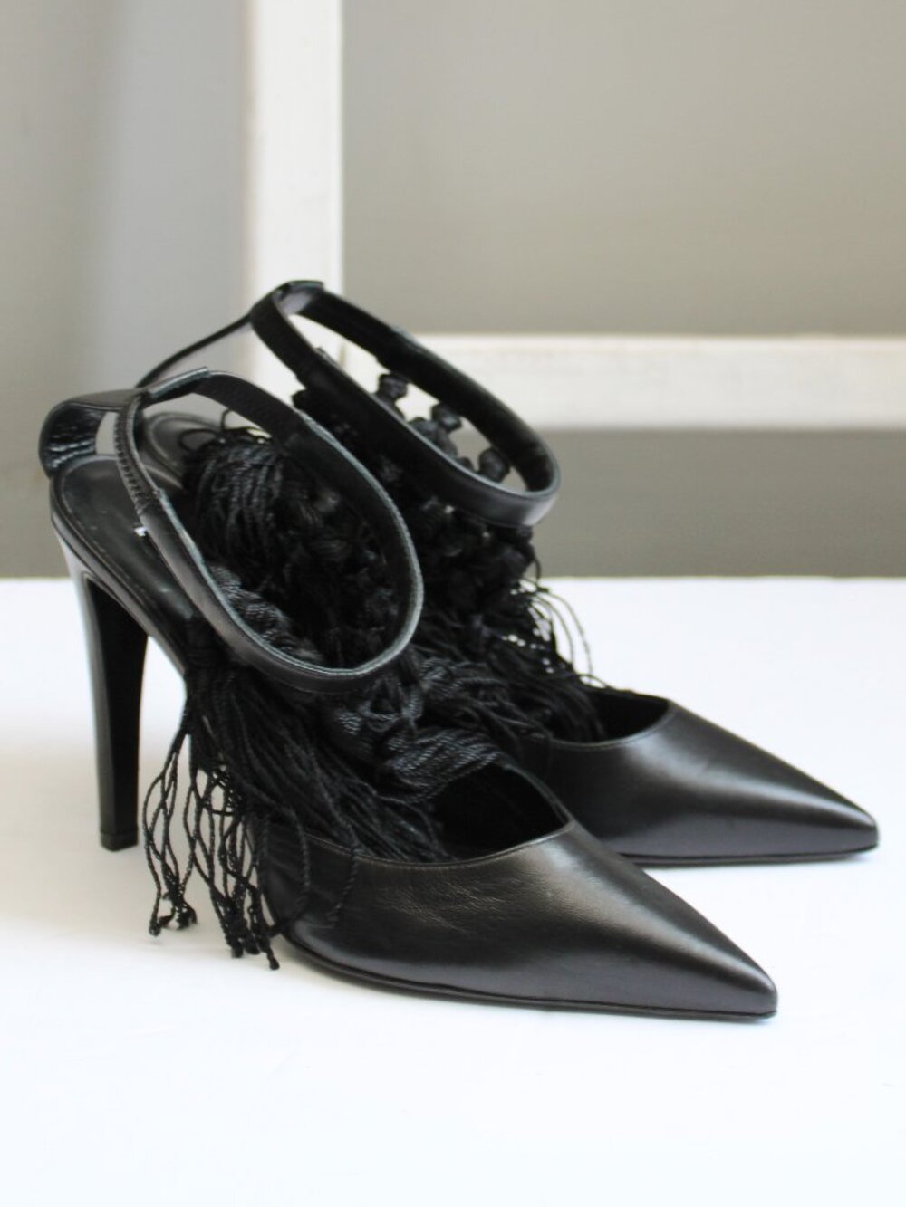 Aquazzura Black Leather Fringe Ankle Strap Pointy Toe Leather Heels sz 39 / 9 US